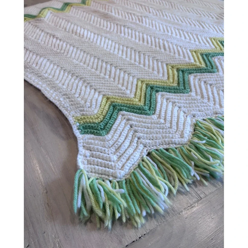 Vintage Handmade Crochet Chevron‎ Baby Blanket White Green Yellow Zig Zag Fringe
